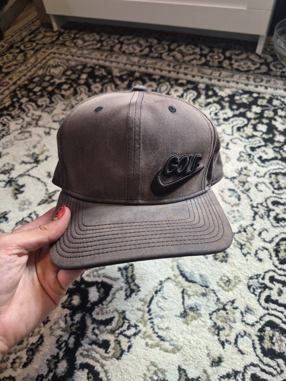 Nike GOLF Embroidered Logo Cap in Taupe